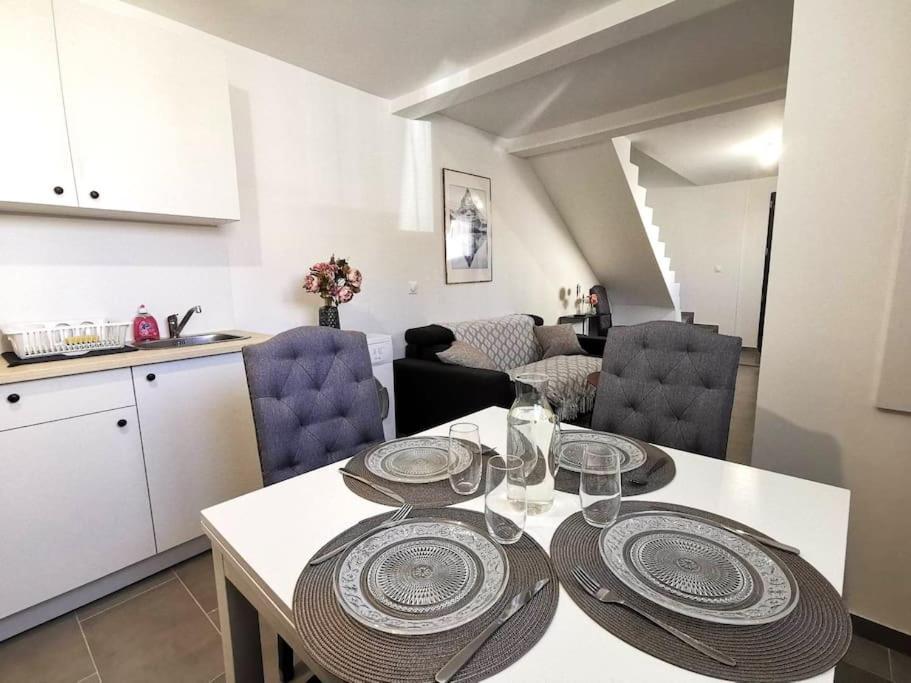 L'Elegant Duplex - Clim I Wifi I Proche Du Centre-Ville Miramas Eksteriør billede